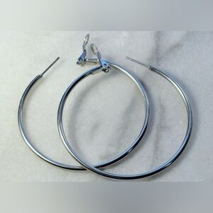 silver gorgeous Elegant Silver Hoop Earrings about 1.5”